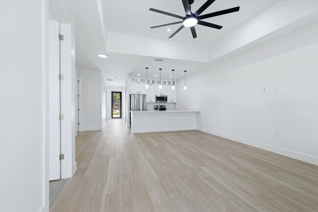 Building Photo - Luxury Duplex for Rent in Burnt Store Meadows, Punta Gorda**Reduced Rental Period Incentive**