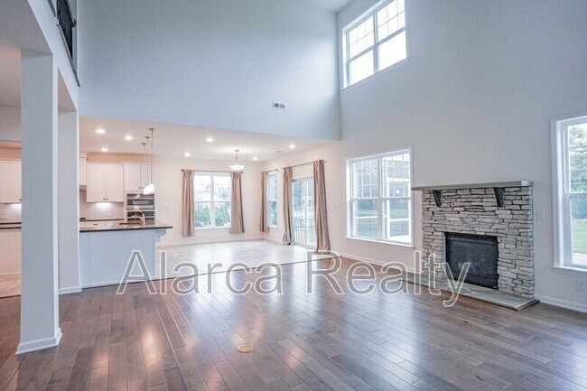 Building Photo - 12824 Hindcross Dr