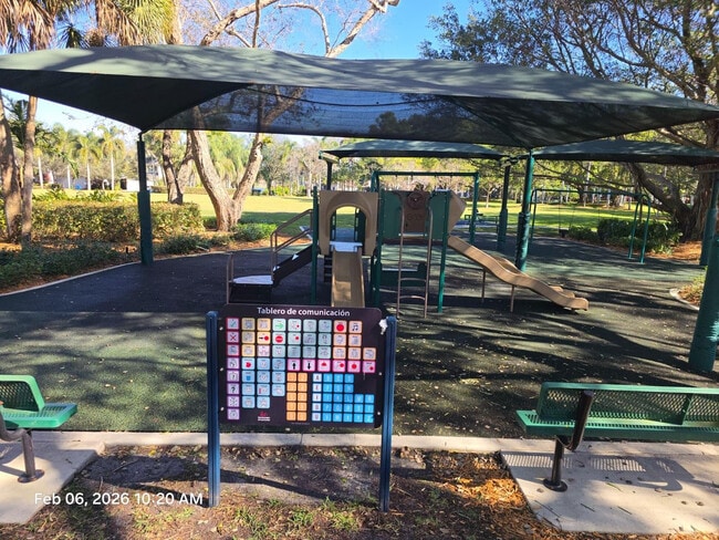 Building Photo - 2177 Montpeliar