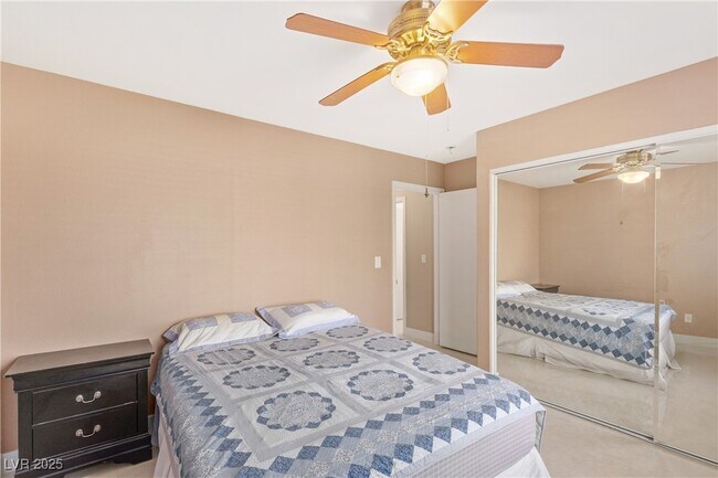 Building Photo - 2555 Sundew Ave