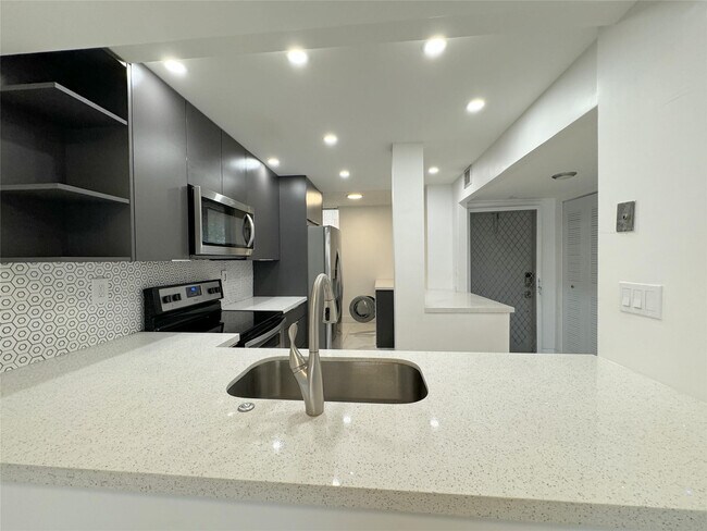 Building Photo - 6800 Cypress Rd