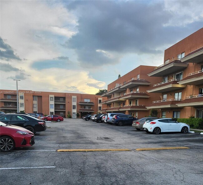 Building Photo - 17500 NW 68th Ave