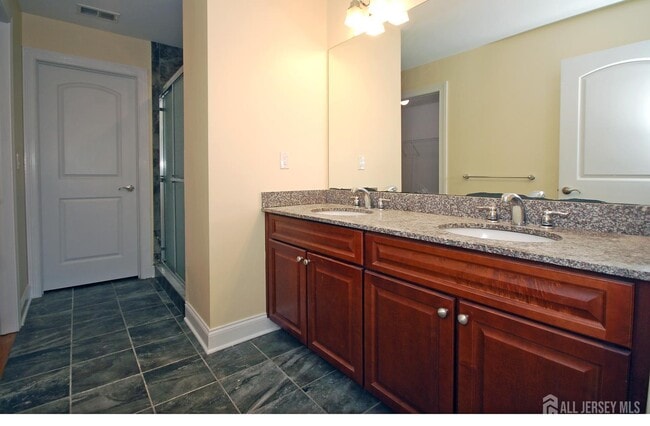 Building Photo - 32 Cinder Rd