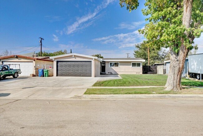 Primary Photo - 713 W Ave H-10