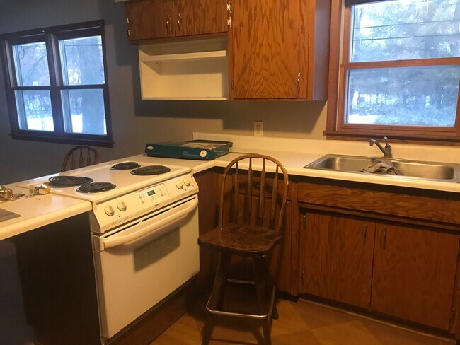 Building Photo - 3 Bedroom, 1.5 Bath - Single Family home in Baxter