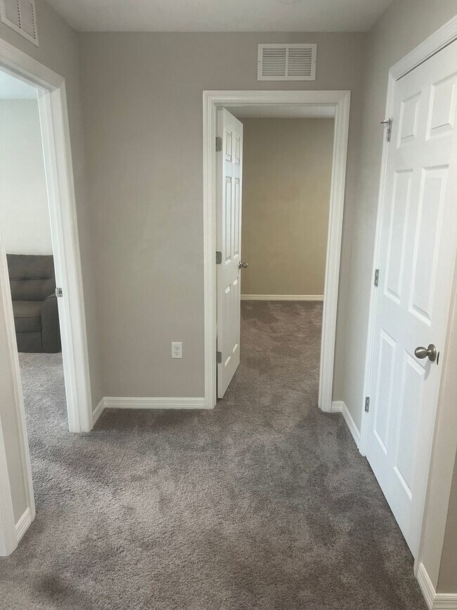 Building Photo - Spacious 5BR House in Winter Haven