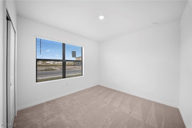 Building Photo - 258 Silent Lk Dr