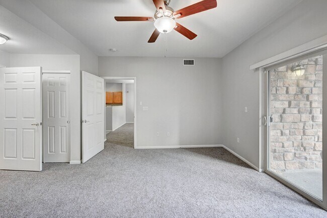 Building Photo - $1,950.00 - 2 Beds, 2 Bath, Condo in Auror...