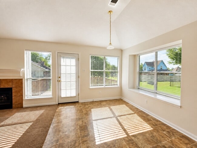 Building Photo - 6858 Stillwater Dr