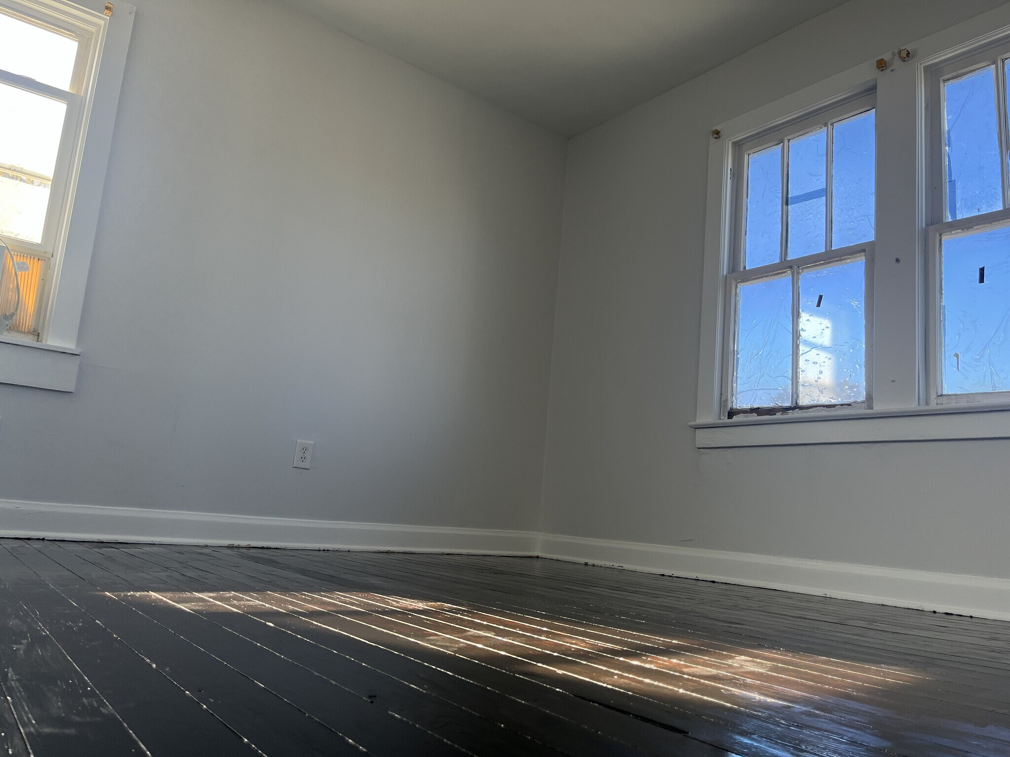 Building Photo - 2717 S Fletcher Ave