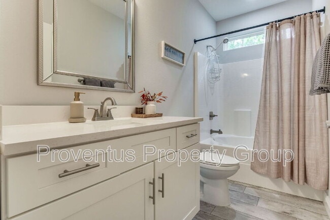 Building Photo - 1925 Cotton Bay Ln