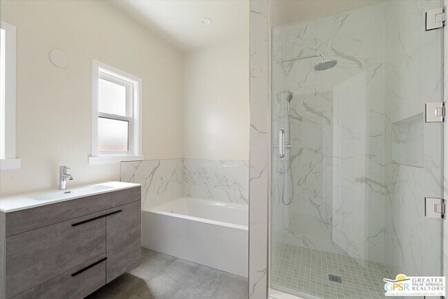 Building Photo - 1115 S Ogden Dr