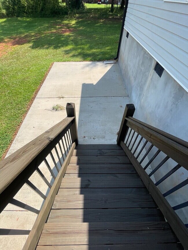 Building Photo - "Charming 4-Bedroom Retreat in Anderson with Spacious 1760 Sq Ft Layout - Your Perfect Home Awaits!"