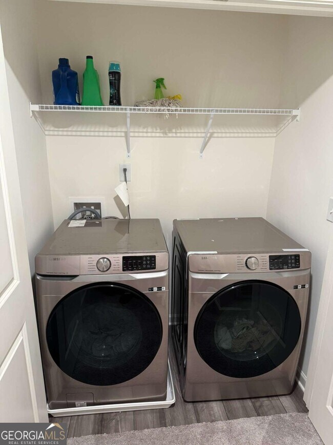 Building Photo - 536 Magnolia Cir