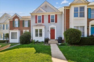 Building Photo - Luxury Townhome at Lake Linganore