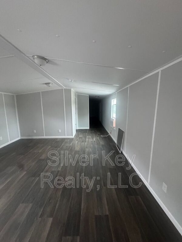 Building Photo - 3000 US-11