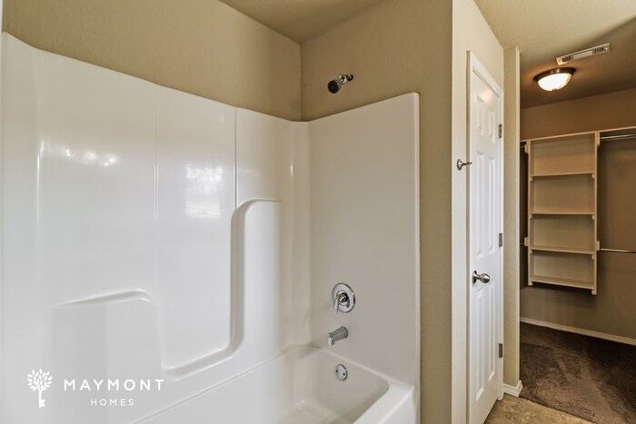 Building Photo - 1140 Oak Glenn Loop