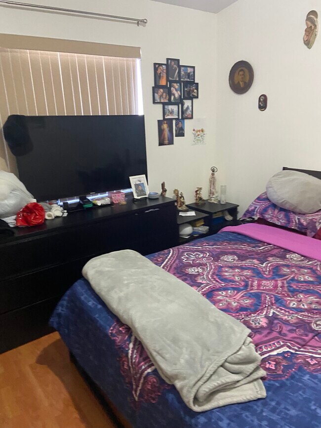 Building Photo - 9641 Riverside Dr