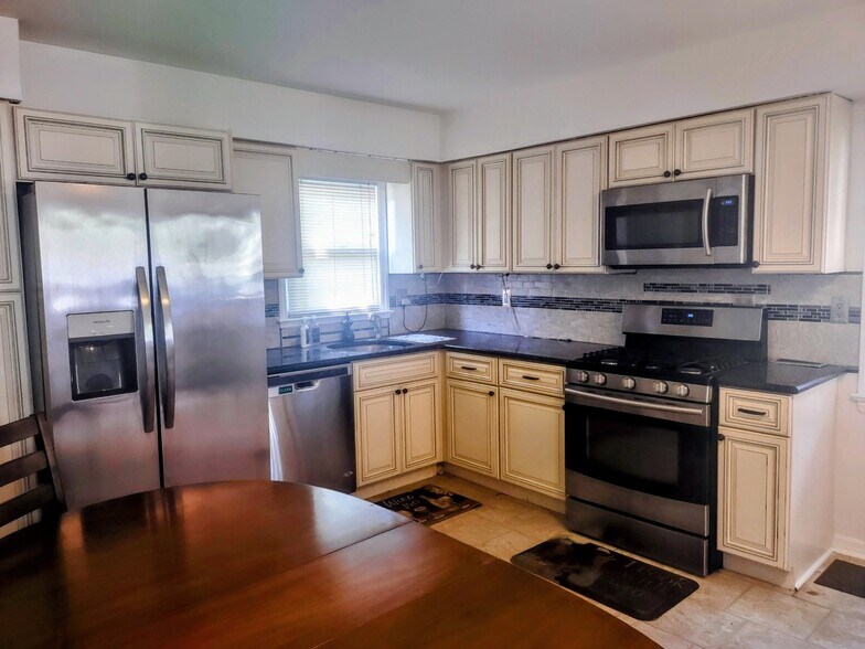 Kitchen - 11 Jefferson St
