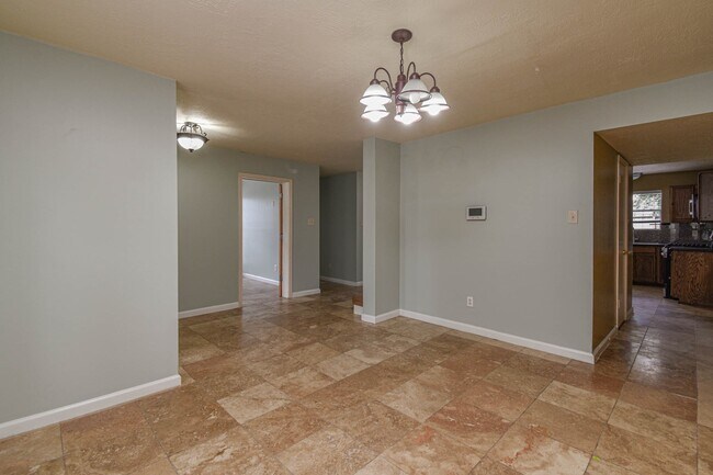 Building Photo - 16818 Parliament St