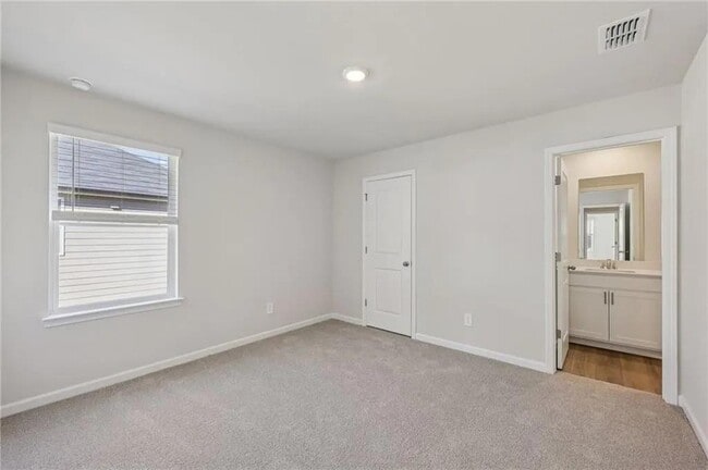 Building Photo - 265 Sequoia Ln