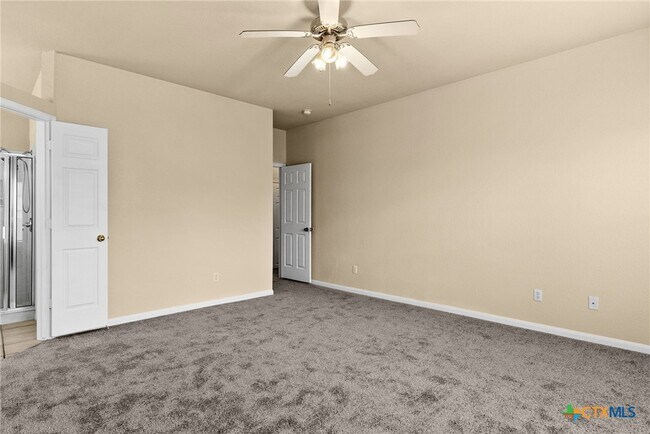 Building Photo - 118 Lone Shadow Dr
