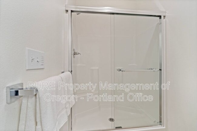 Building Photo - 725 SE 78th Ave