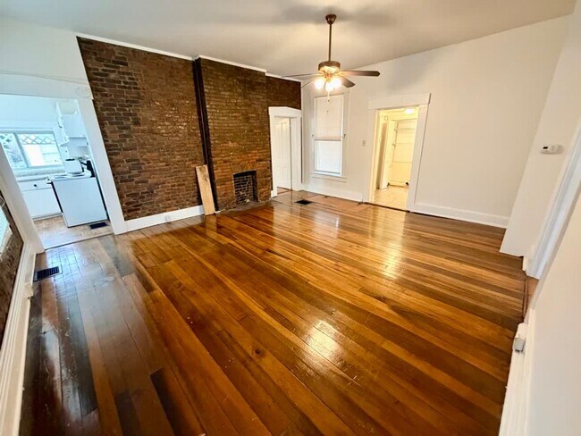 Building Photo - 365 S Upper St