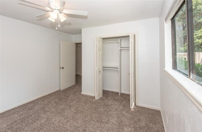 Building Photo - 1518 Durfey Ln