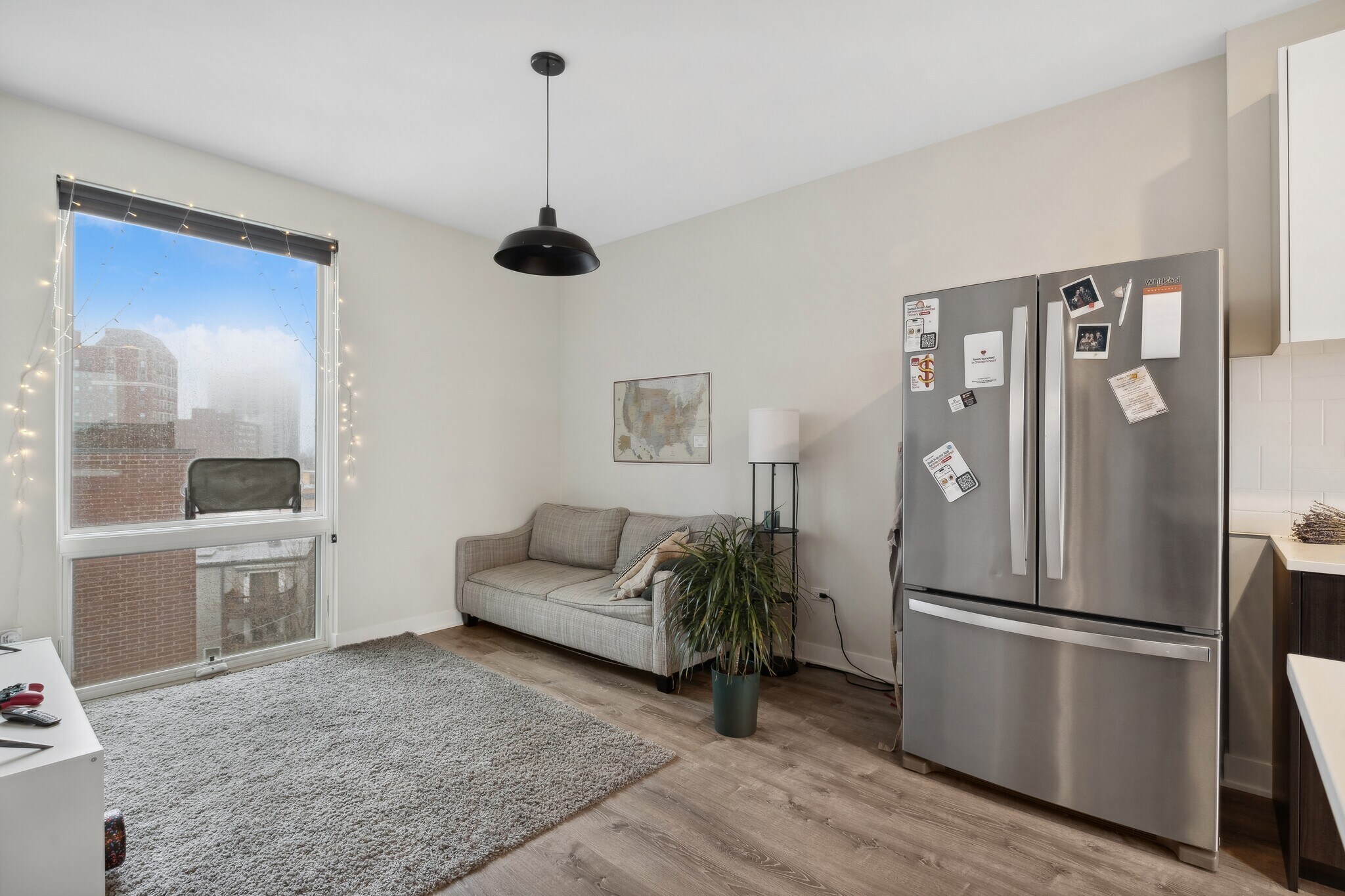 Building Photo - 3927 N Clarendon Ave