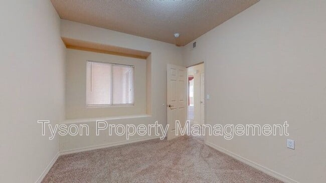 Building Photo - 4401 Beresford Ln NW