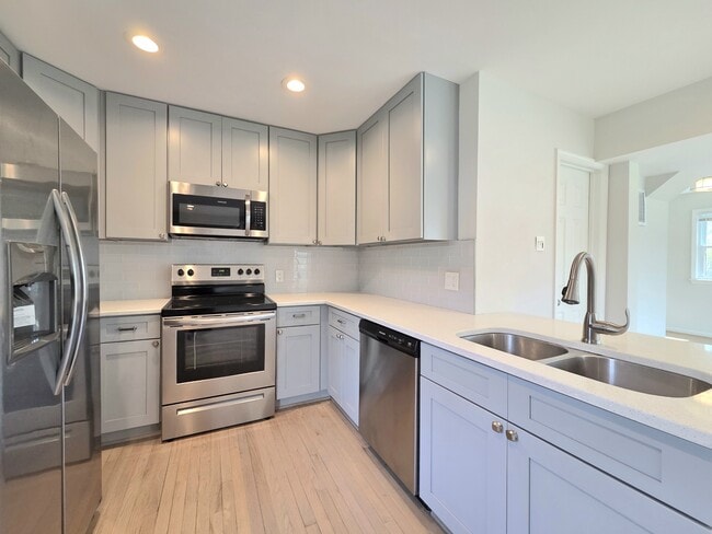 Building Photo - 10810 Norman Ave