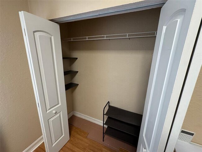 Building Photo - 1464 SW 28th Ave