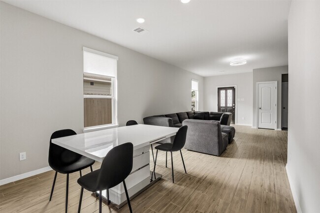 Building Photo - 25722 Hickory Pecan Trl