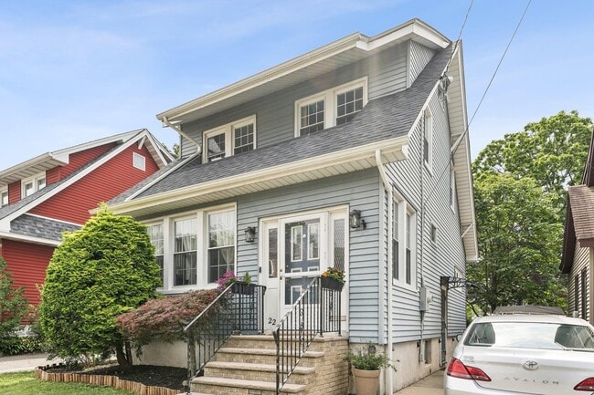 Building Photo - 22 Lincoln Pl