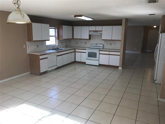 Building Photo - 12953 Los Alamitos Ct