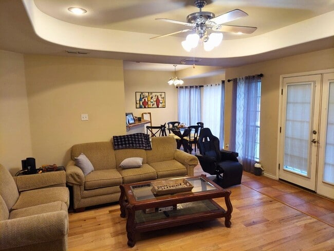 Building Photo - 2802 Don Sergio Dr