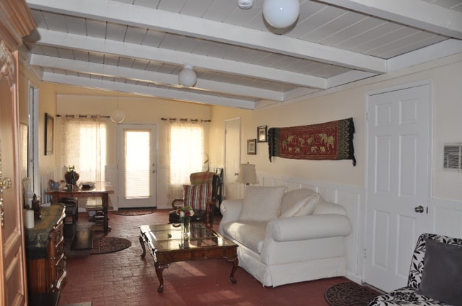 Building Photo - 934 E Duane Ave