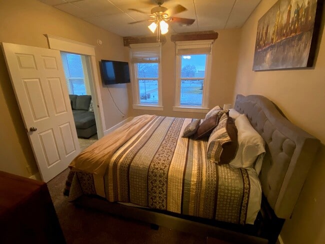 Building Photo - Rogers Loft