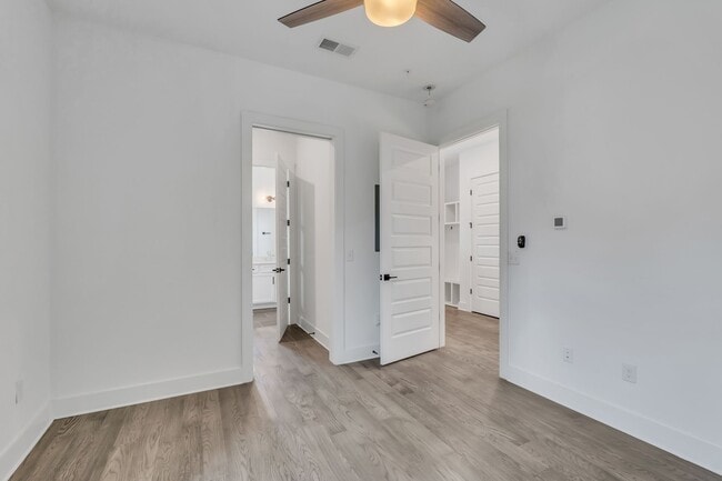 Building Photo - 1403 Martin St