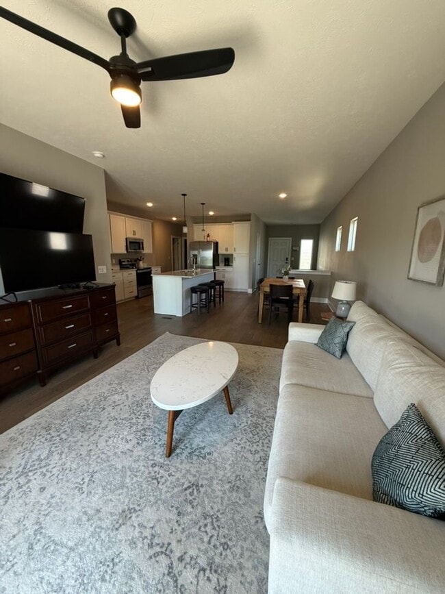Building Photo - New Gretna Listing!