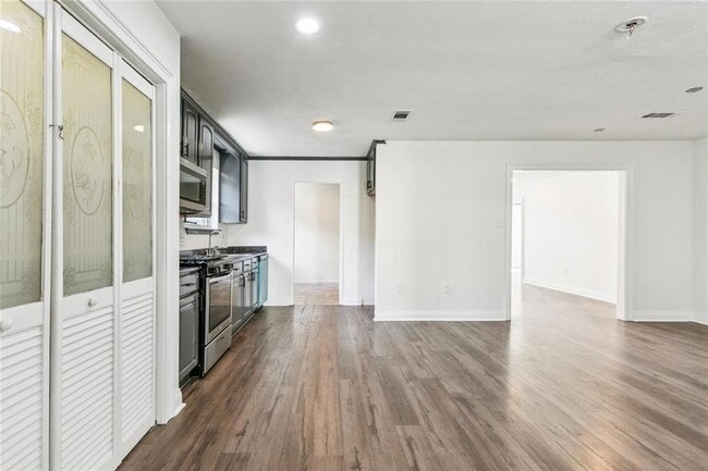 Building Photo - 3712 Lime St