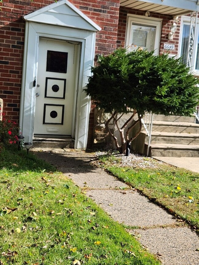 Building Photo - 6651CLARIDGE