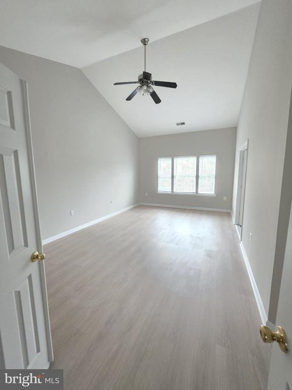 Building Photo - 676 McLeary Square SE