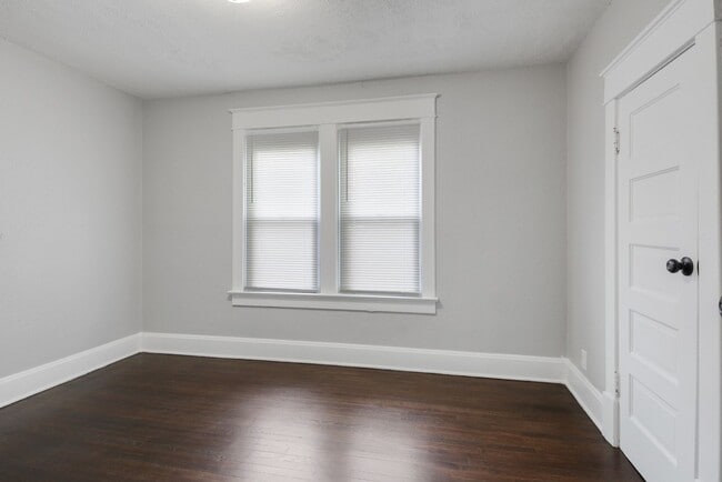 Building Photo - 3 Bedrooms Ready for Rent