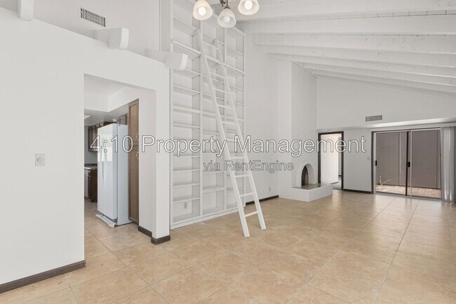 Building Photo - 2063 E Aspen Dr