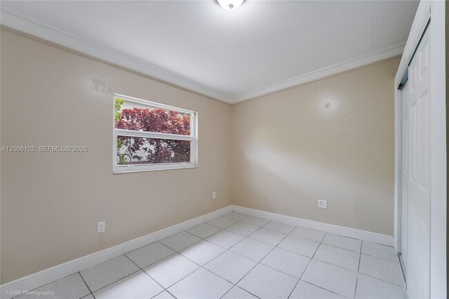 Building Photo - 166 E 17th St