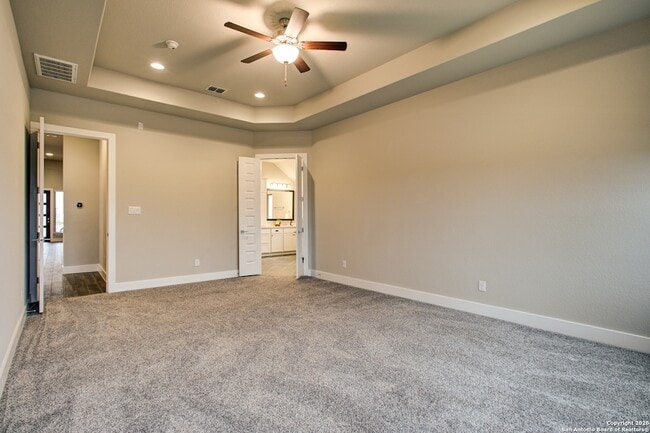 Building Photo - 1038 Cadogan Squire