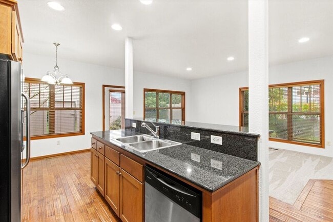 Building Photo - 3126 Alameda St