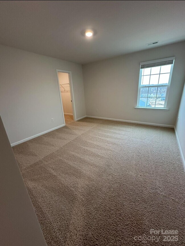 Building Photo - 118 Way Cross Ln